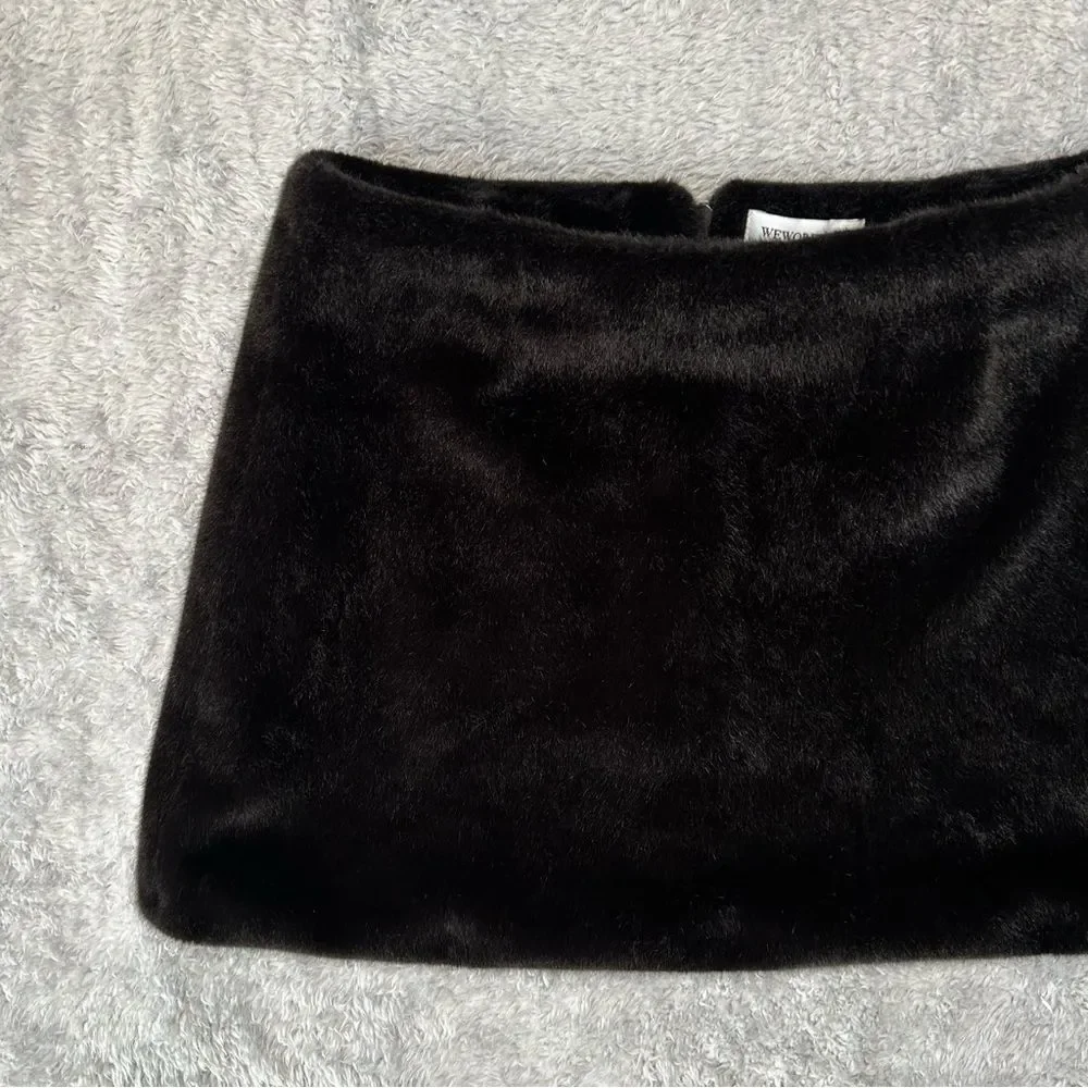 WEWOREWHAT Faux Fur Mini Skirt Black Zip Lined plush Soft Romantic Sexy Sz 6
